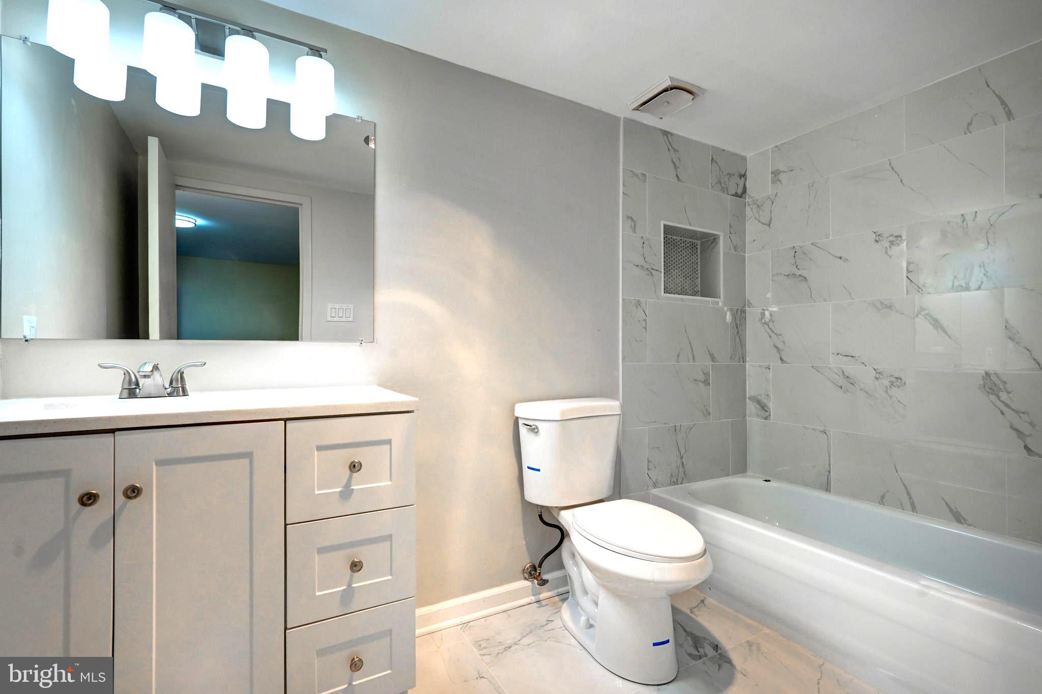 HYDE PARK - Residential