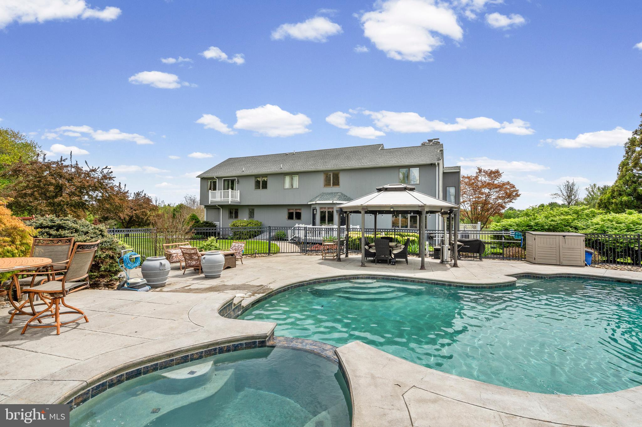 6 LA RUE LANE