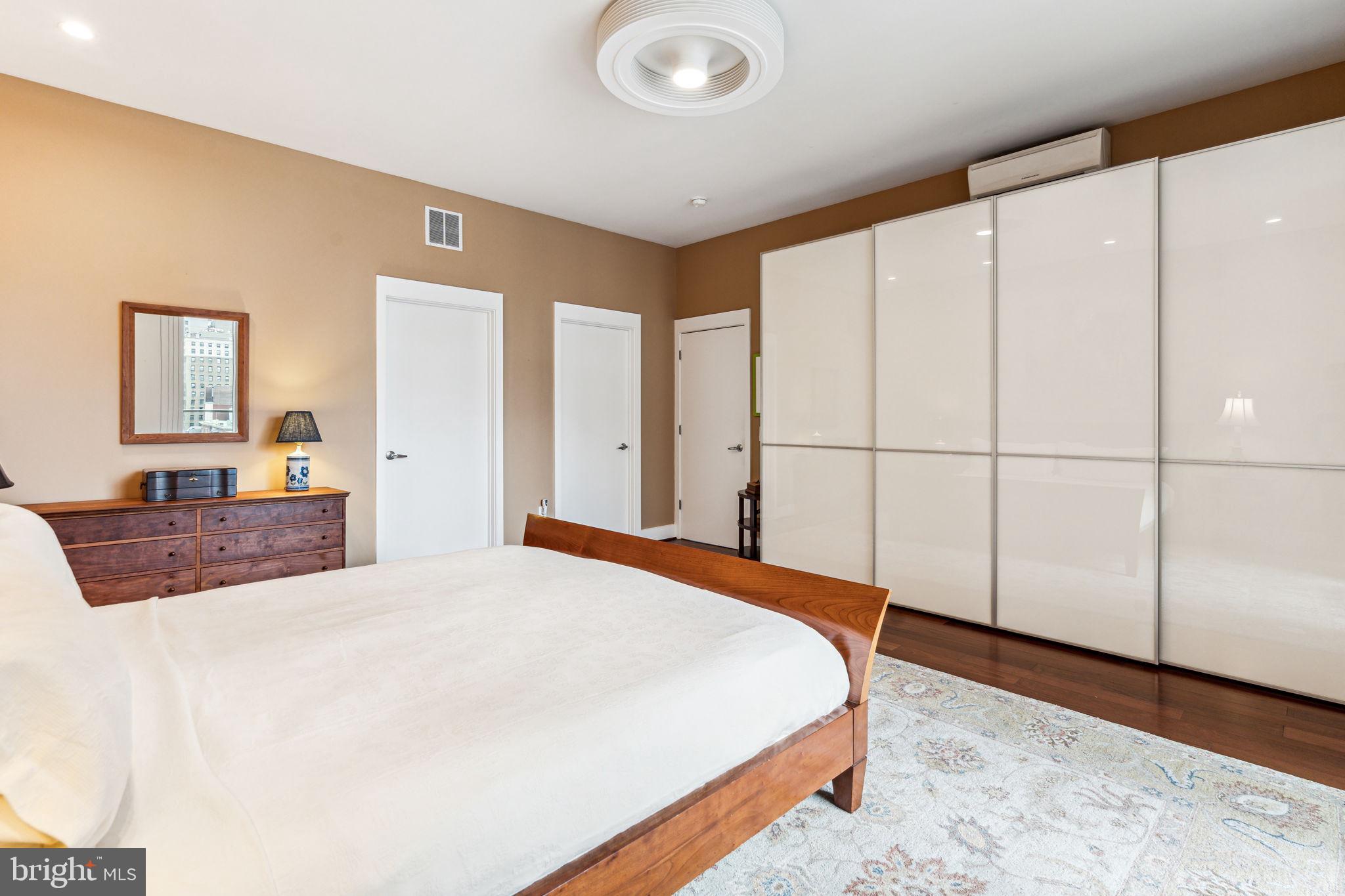 WASHINGTON SQ WEST - Residential