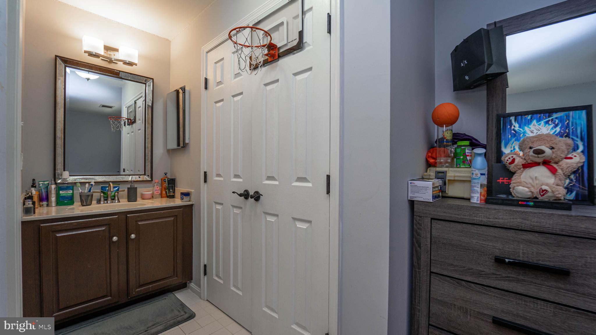 FARMINGTON WOODS - Residential