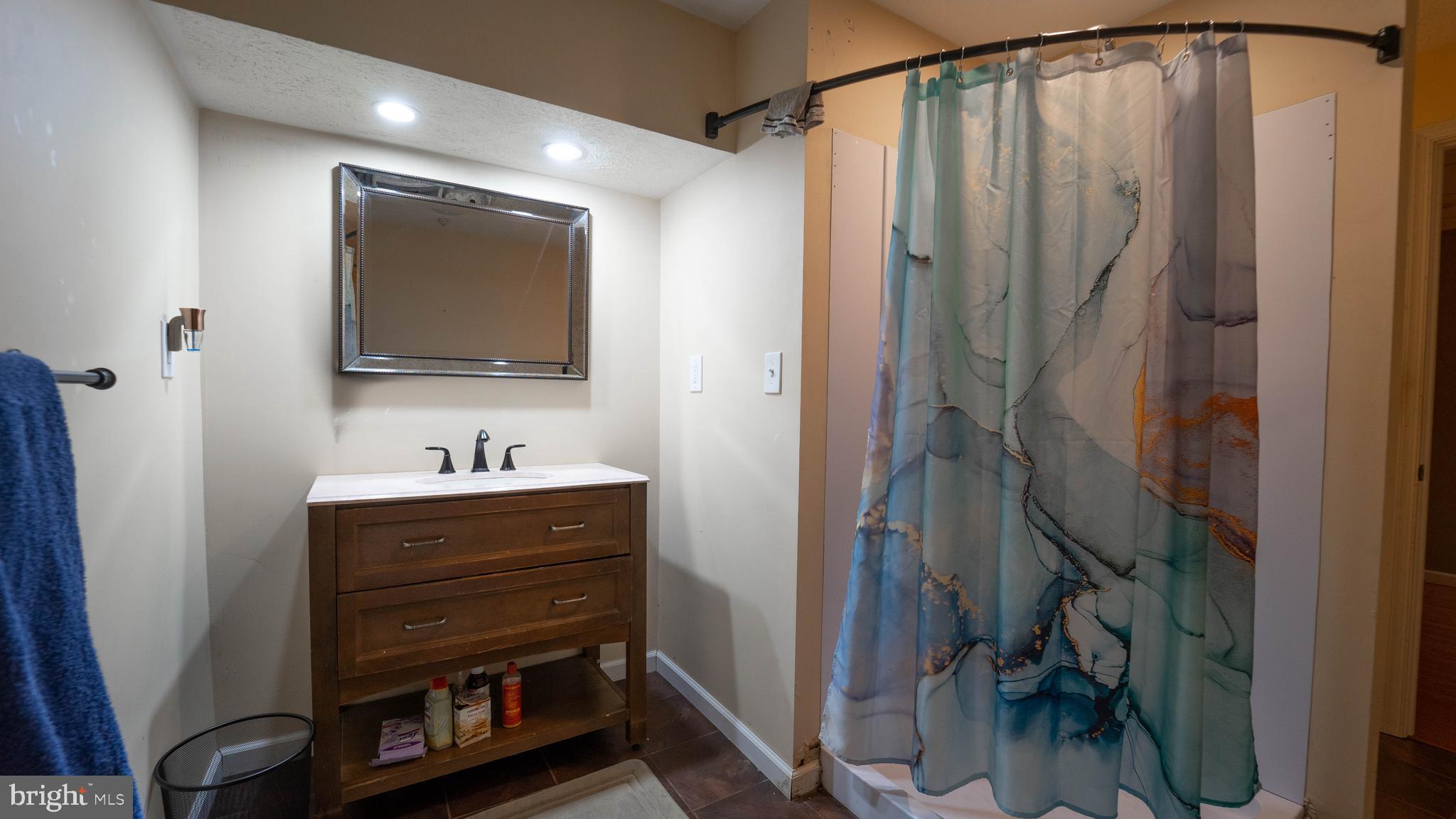 FARMINGTON WOODS - Residential