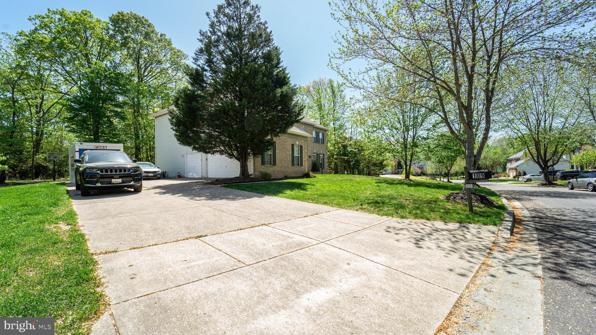 FARMINGTON WOODS - Residential