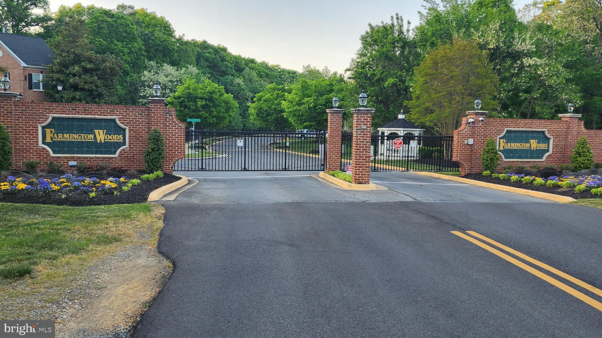 FARMINGTON WOODS - Residential