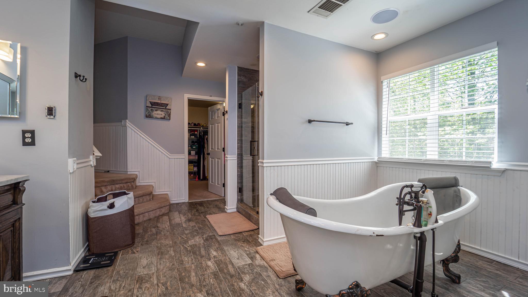 FARMINGTON WOODS - Residential