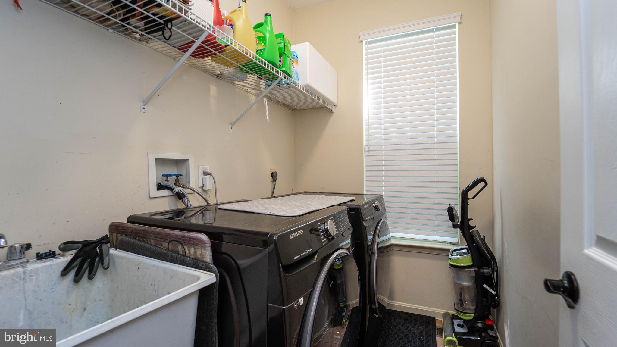 FARMINGTON WOODS - Residential