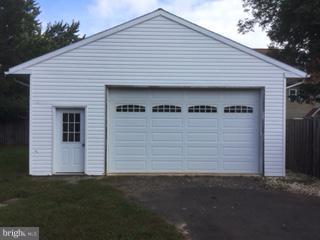 CHANDON WOODS - Residential Lease