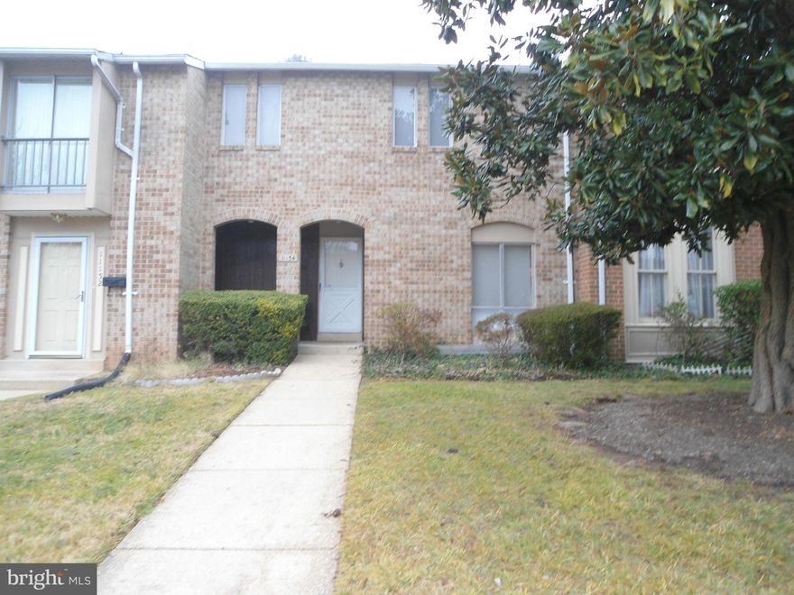 Lovely 3 bedroom, 2.5 bath town home in the exciting white oak area. Situated by major routes (29, 495, 95, ICC) and bus routes convenient to DC, Baltimore and downtown Silver Spring. Spacious family room. Large kitchen with space for table. Gas and water are included in the rent. Call today for an appointment!