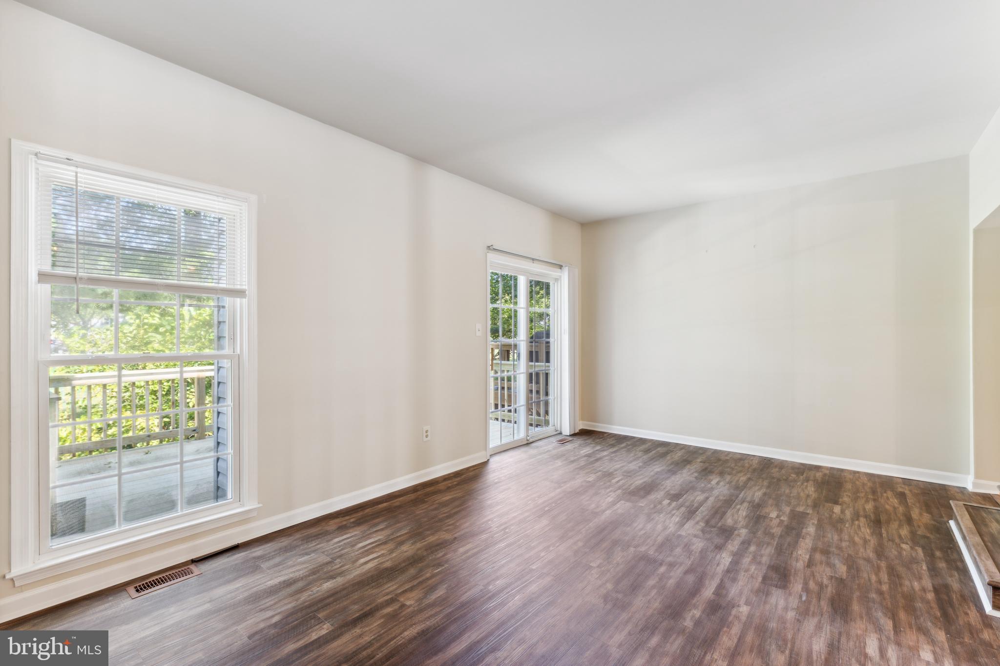 LANDSDOWNE - Residential Lease