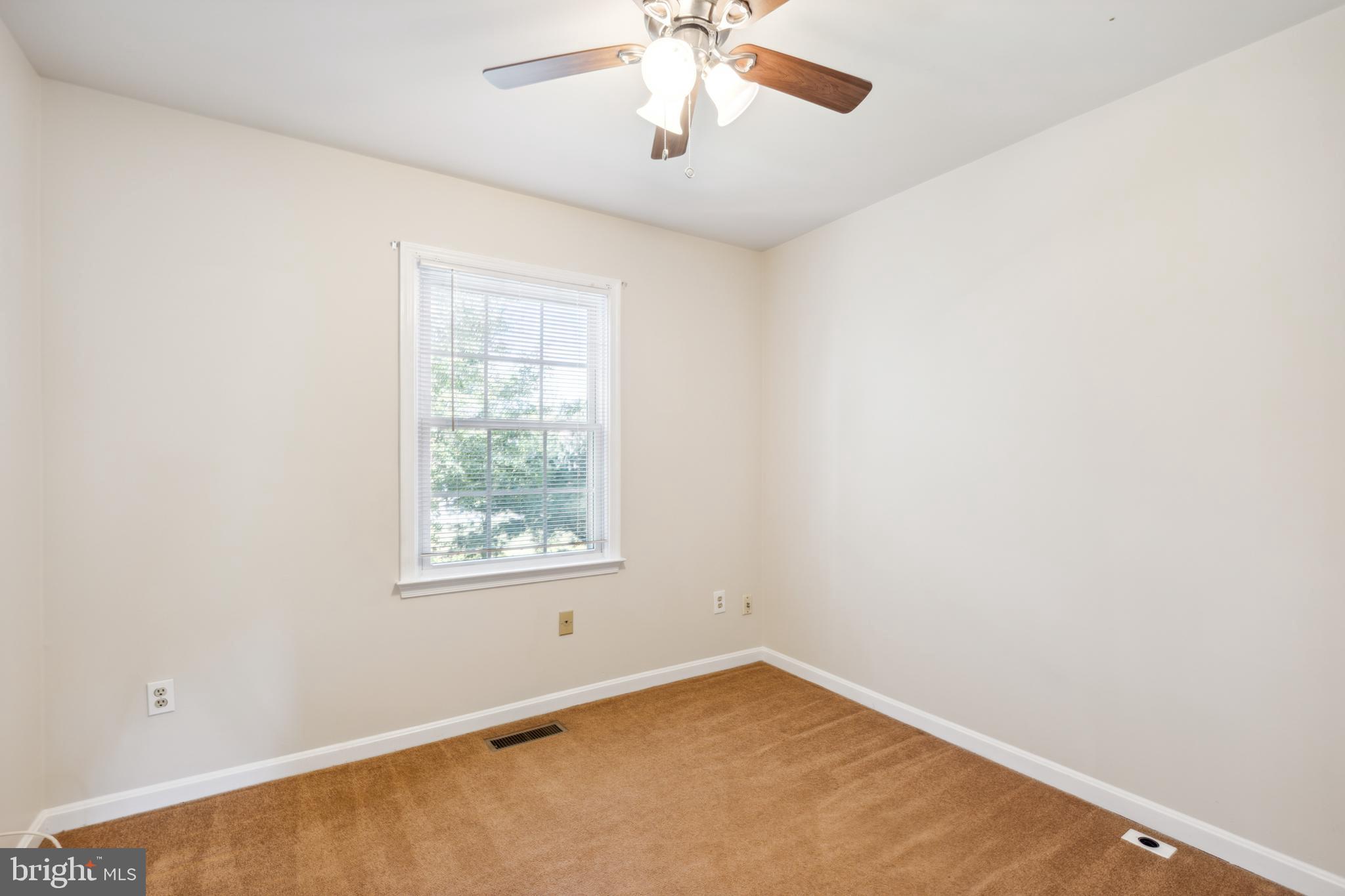 LANDSDOWNE - Residential Lease