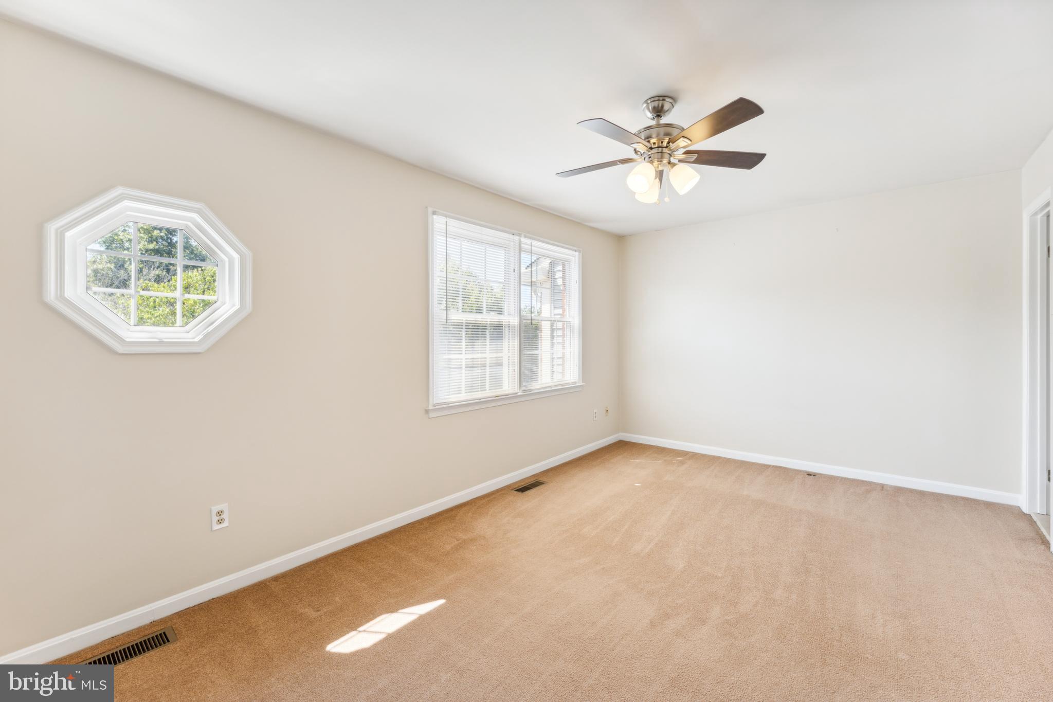 LANDSDOWNE - Residential Lease