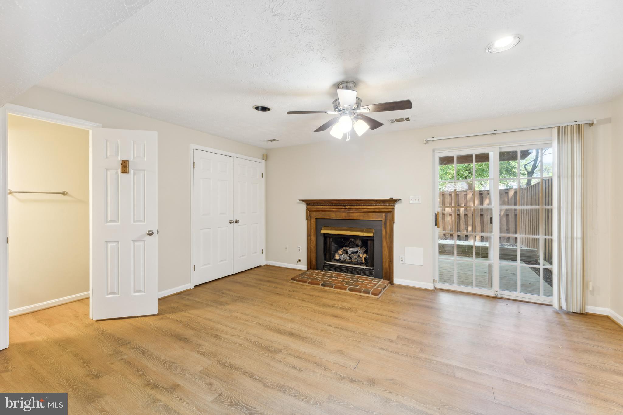 LANDSDOWNE - Residential Lease