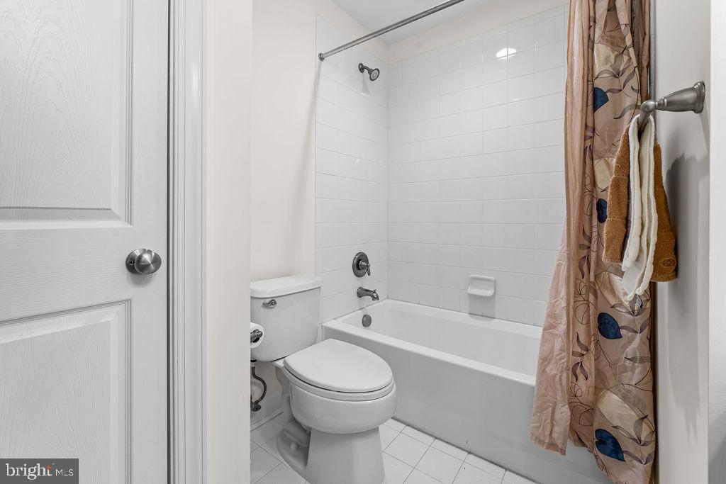 MONTGOMERY WHITE OAK - Residential