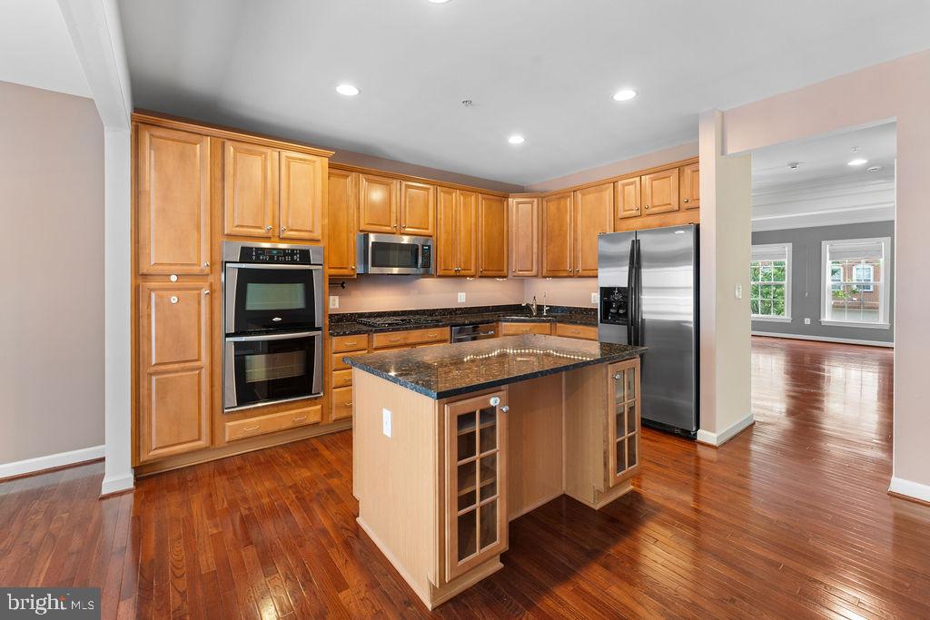 MONTGOMERY WHITE OAK - Residential