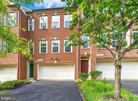 Townhouse For Sale - 1627 Whitehall Drive<br/> SILVER SPRING, MD 20904