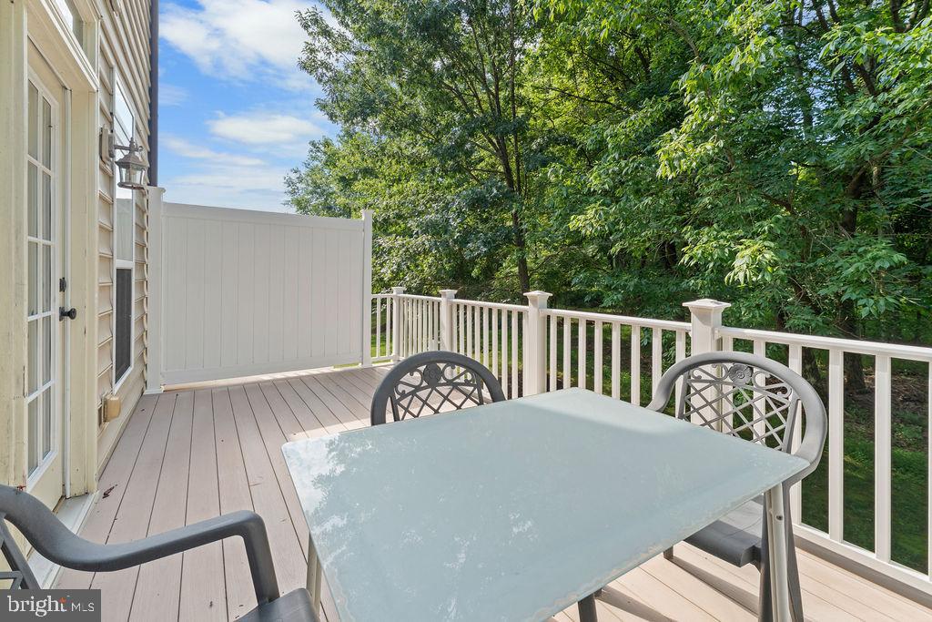 MONTGOMERY WHITE OAK - Residential