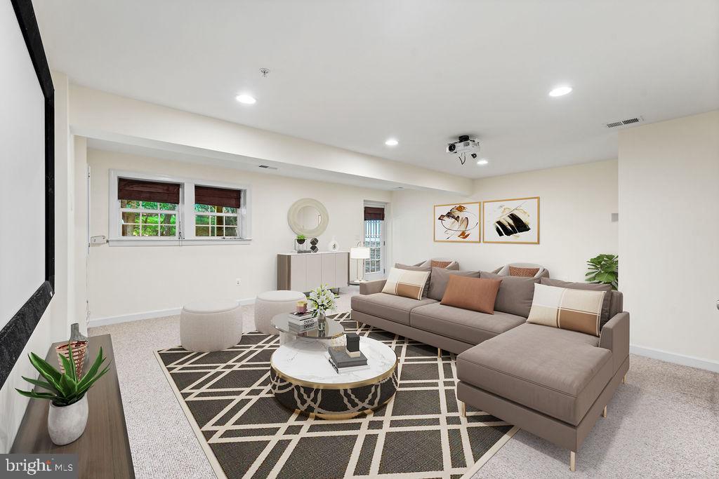 MONTGOMERY WHITE OAK - Residential