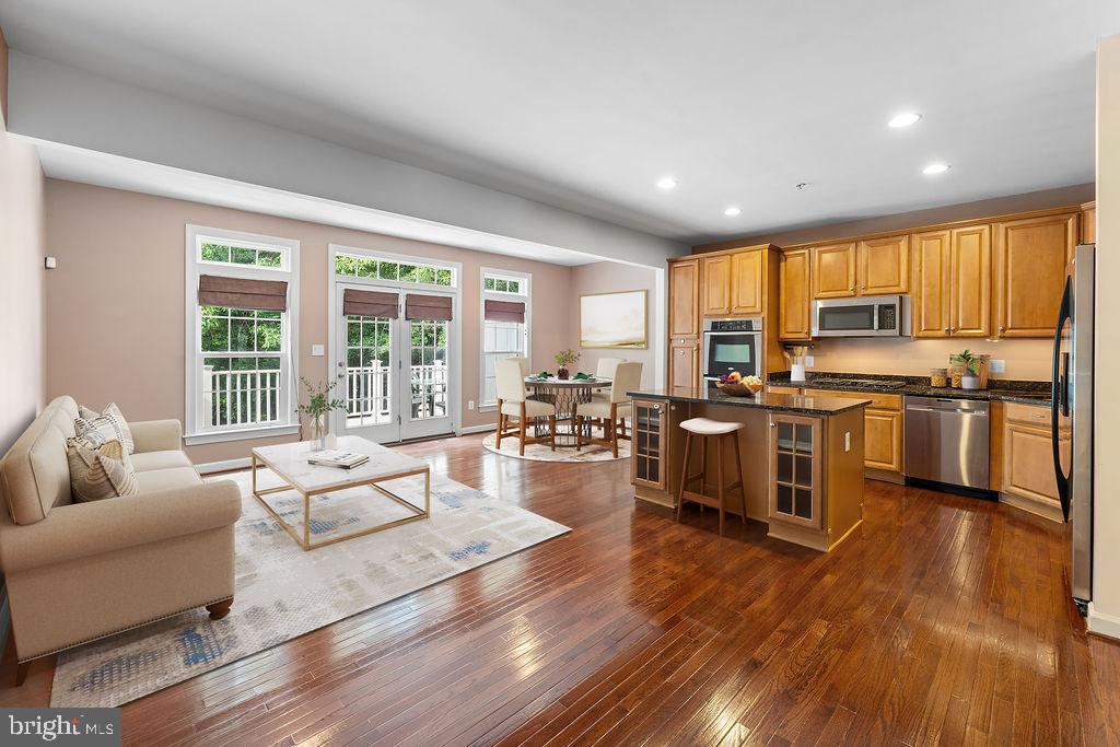 MONTGOMERY WHITE OAK - Residential