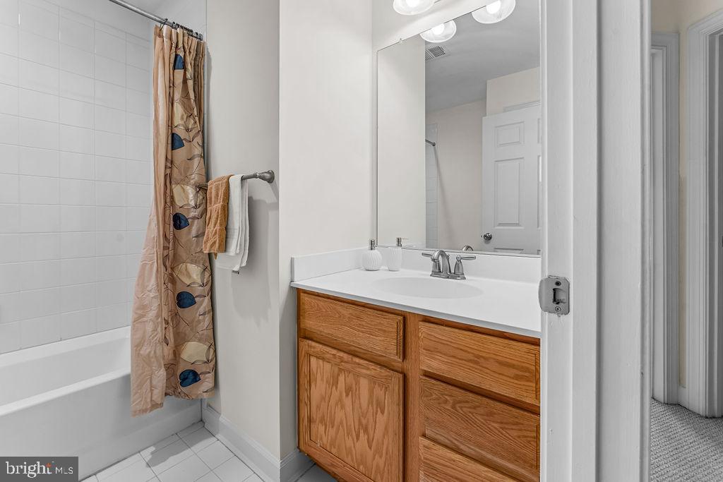 MONTGOMERY WHITE OAK - Residential