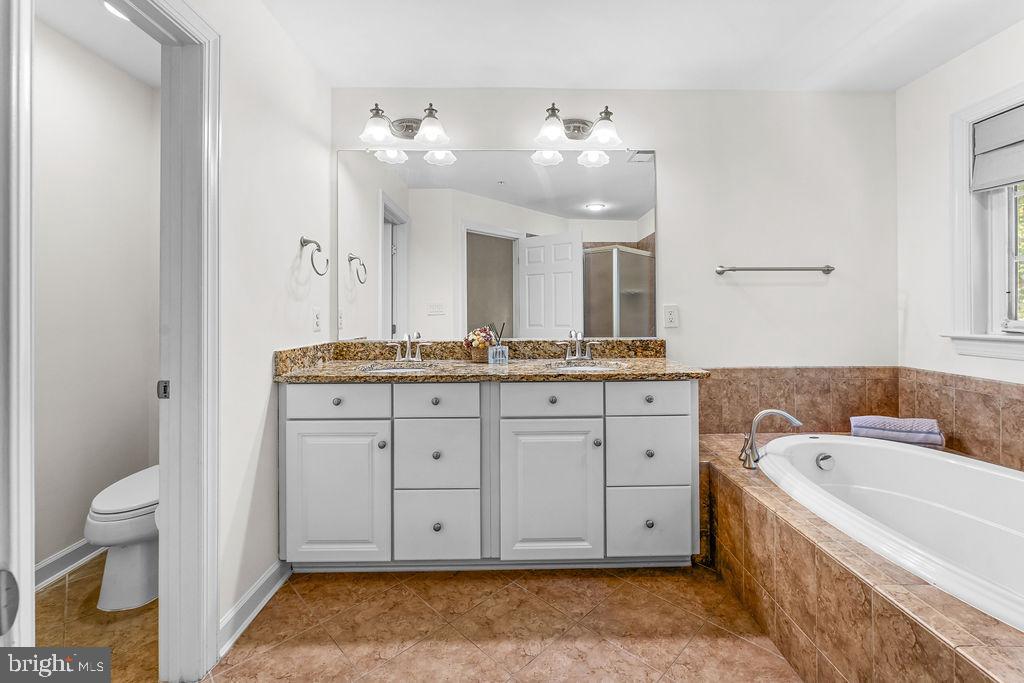 MONTGOMERY WHITE OAK - Residential