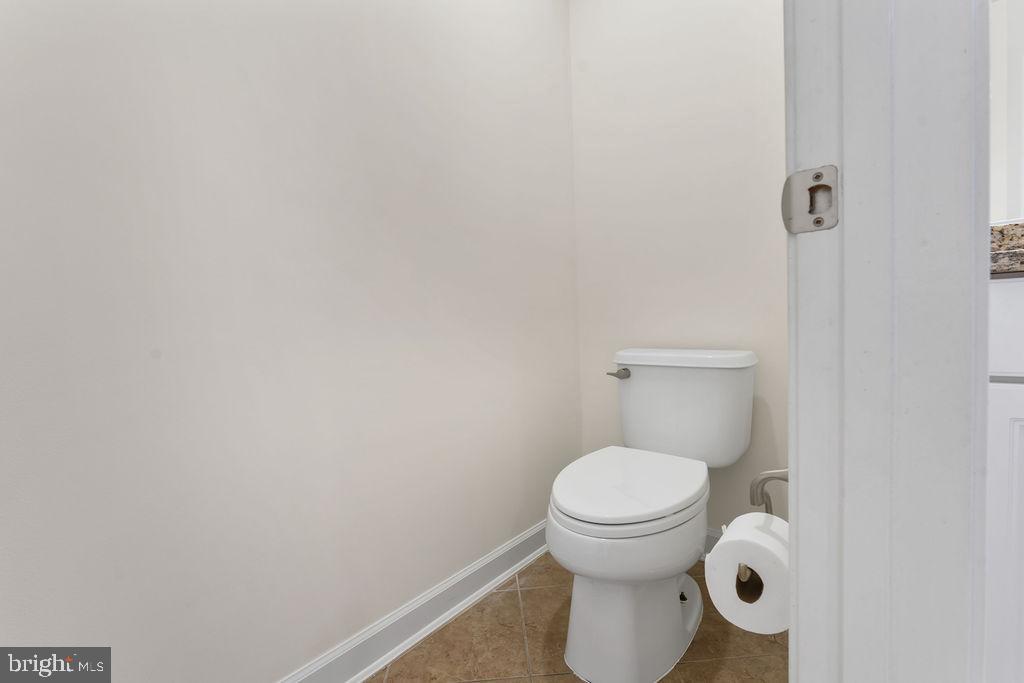 MONTGOMERY WHITE OAK - Residential