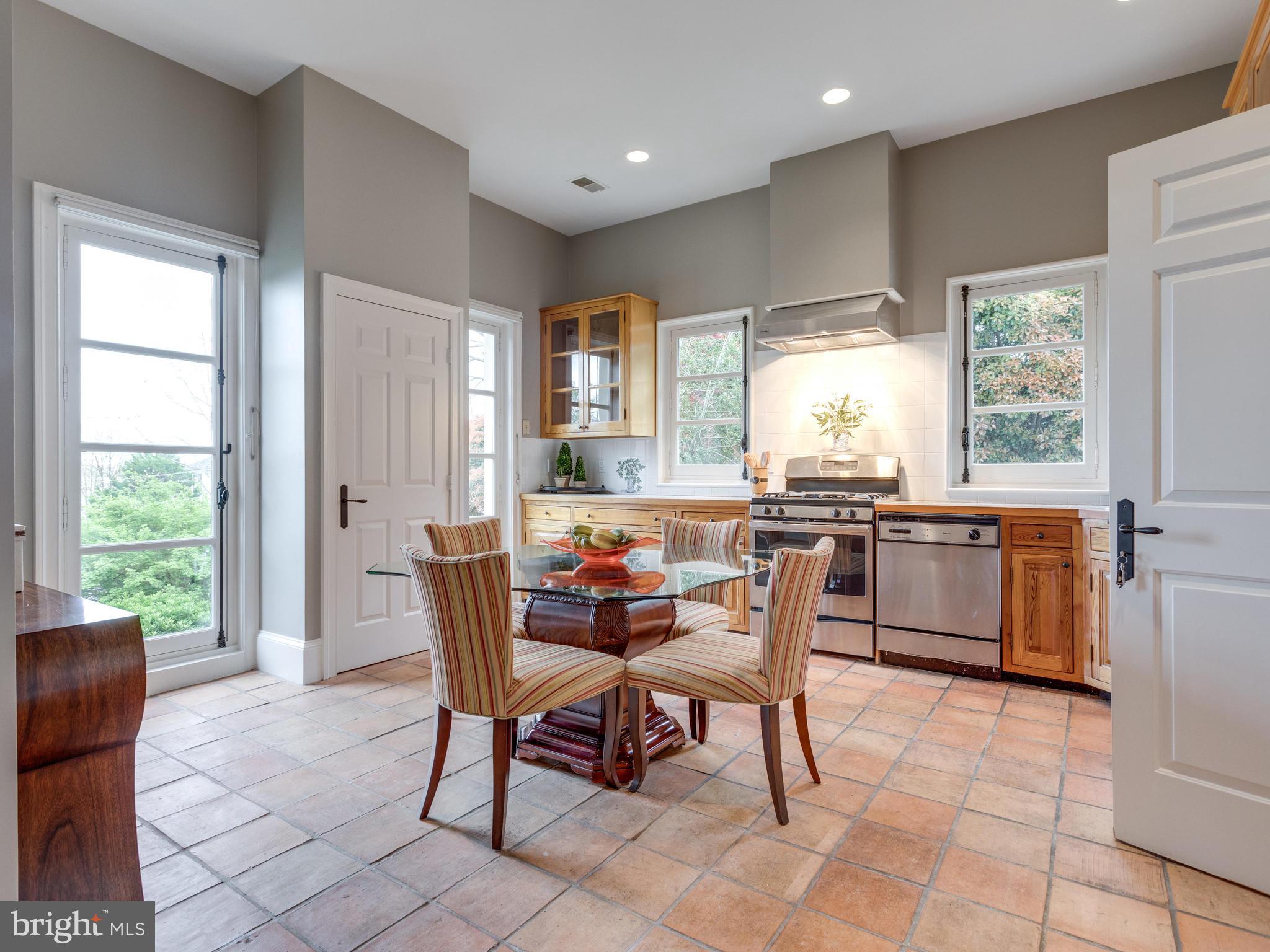 WELLINGTON - Residential