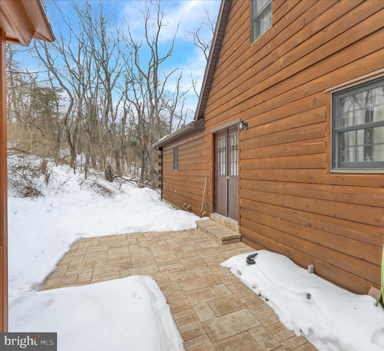 841 SLEEPY HOLLOW DRIVE