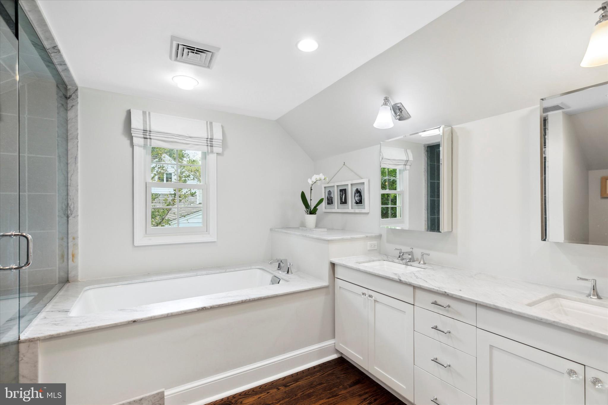 BRYN MAWR - Residential