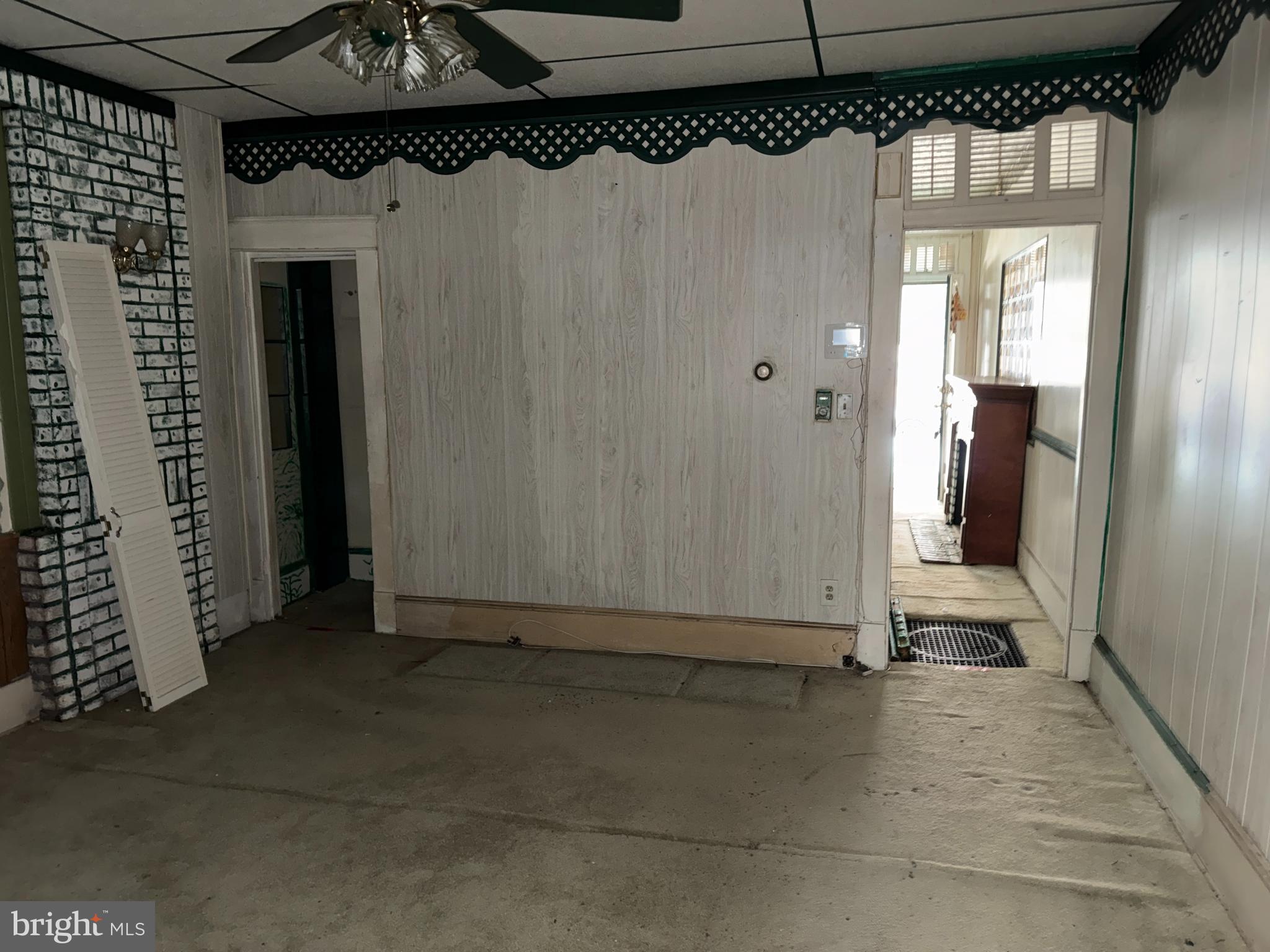 WEST FOREST PARK - Residential