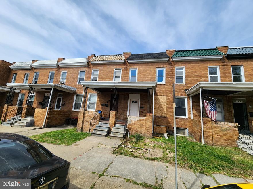 ONLINE AUCTION: Bidding begins 06/17/2025 @ 10:00 AM. Bidding ends 06/19/2025 @ 11:20 AM.  List Price is Suggested Opening Bid. Deposit: $5,000.

This two-story townhouse at 472 S Bentalou St is located in Baltimore's Mill Hill neighborhood. The property is currently vacant.​ Nearby attractions include Grace Medical Center, a full-service hospital, Westside Shopping Center, and the West Baltimore MARC Station, providing commuter rail service to Washington, D.C., and other destinations. Major traffic routes in the vicinity include Wilkens Avenue and S Monroe Street, offering access to downtown Baltimore and surrounding areas.