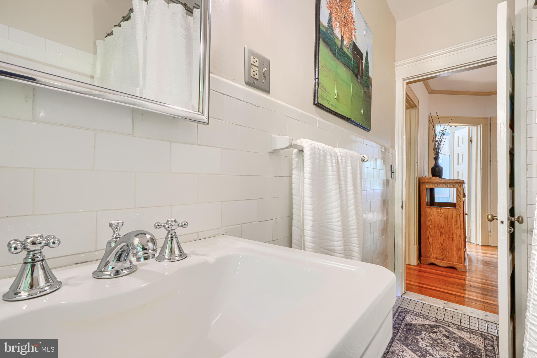 ROLAND PARK - Residential