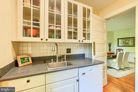Tiny photo for 207 Hawthorne Road, BALTIMORE, MD 21210 (MLS # MDBA2211768)