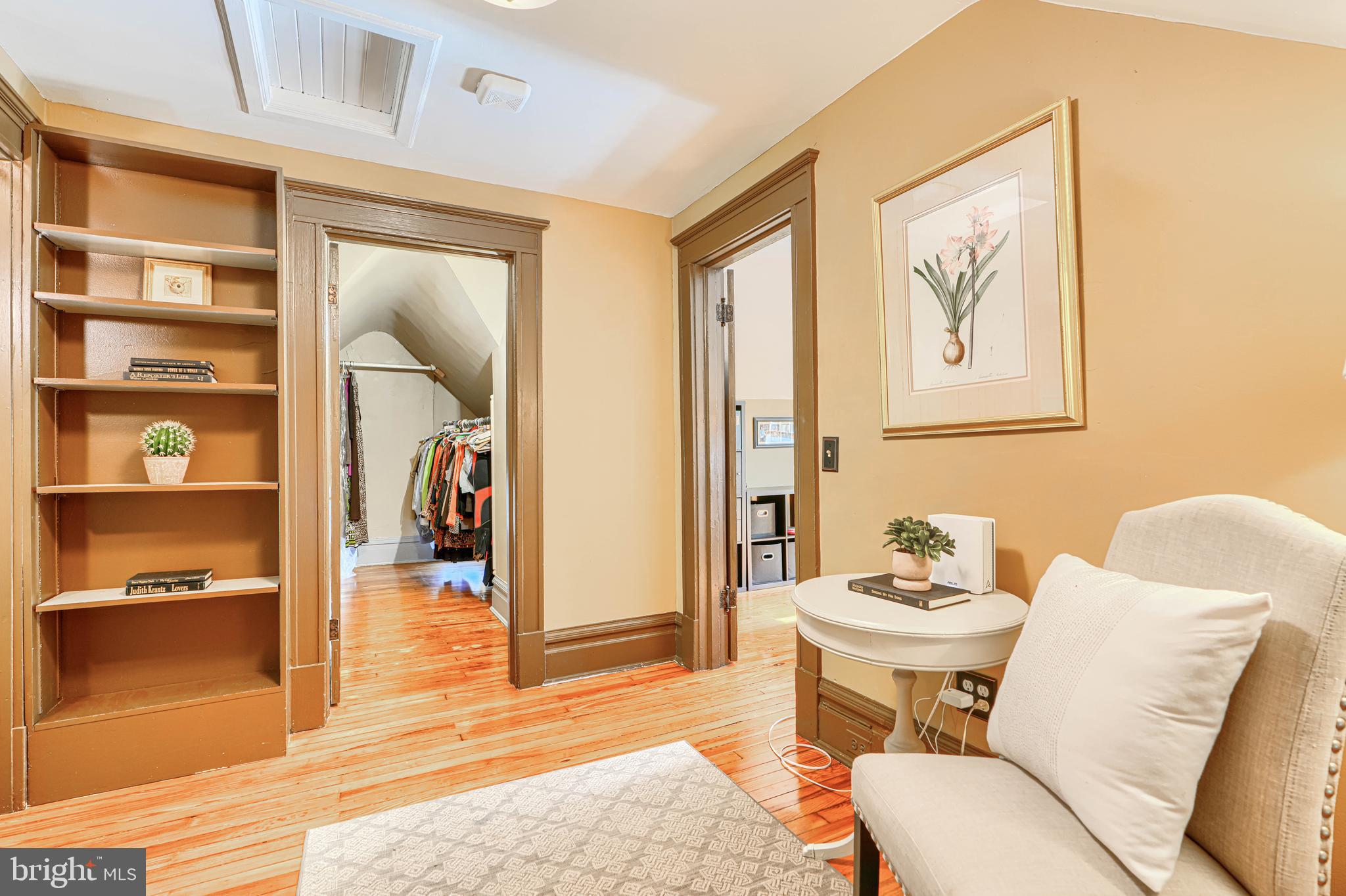 ROLAND PARK - Residential