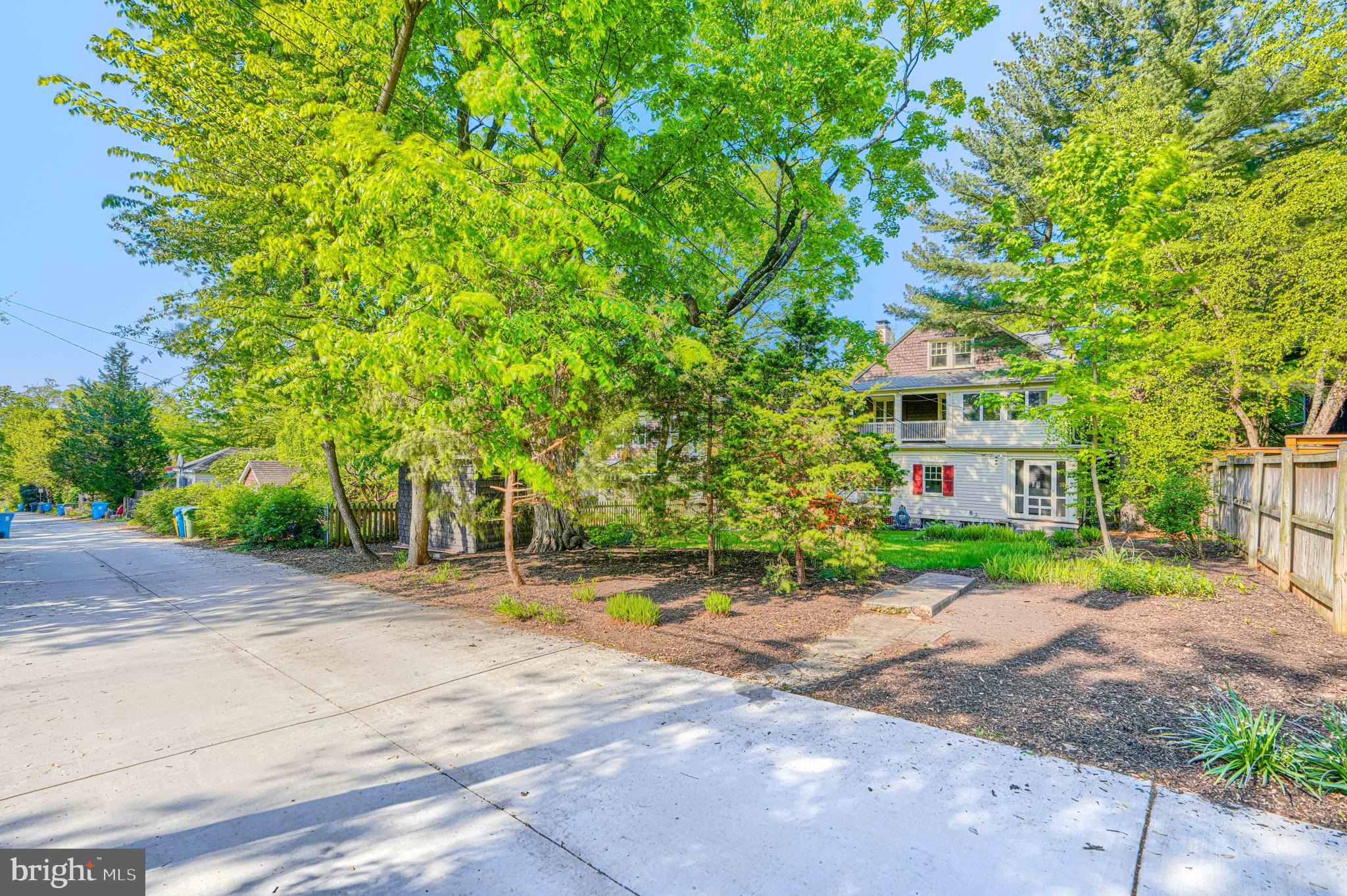 ROLAND PARK - Residential