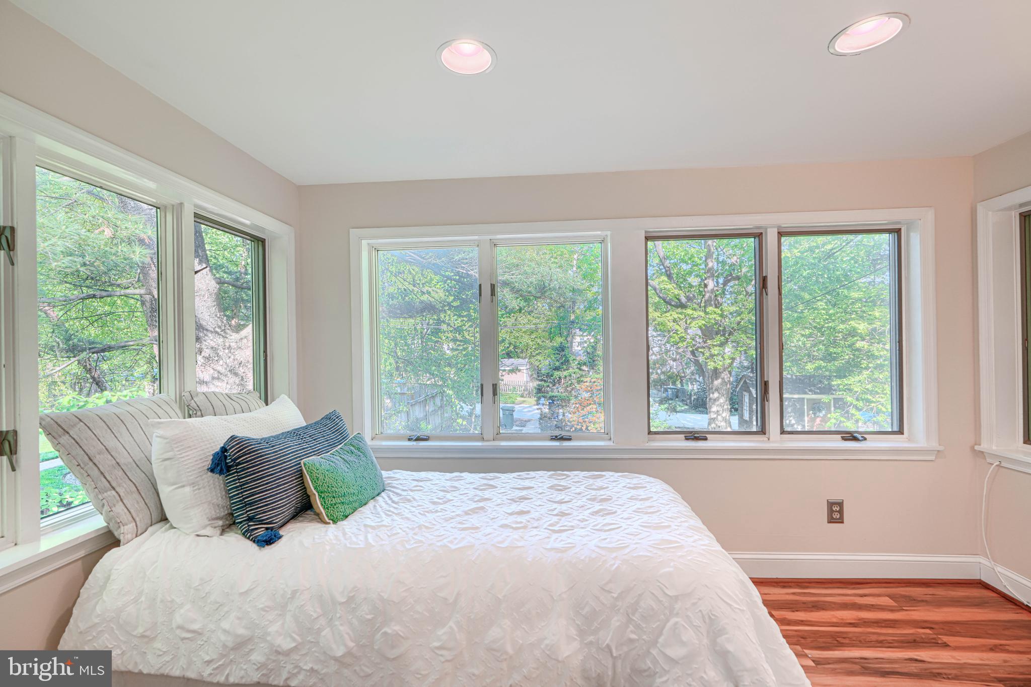 ROLAND PARK - Residential