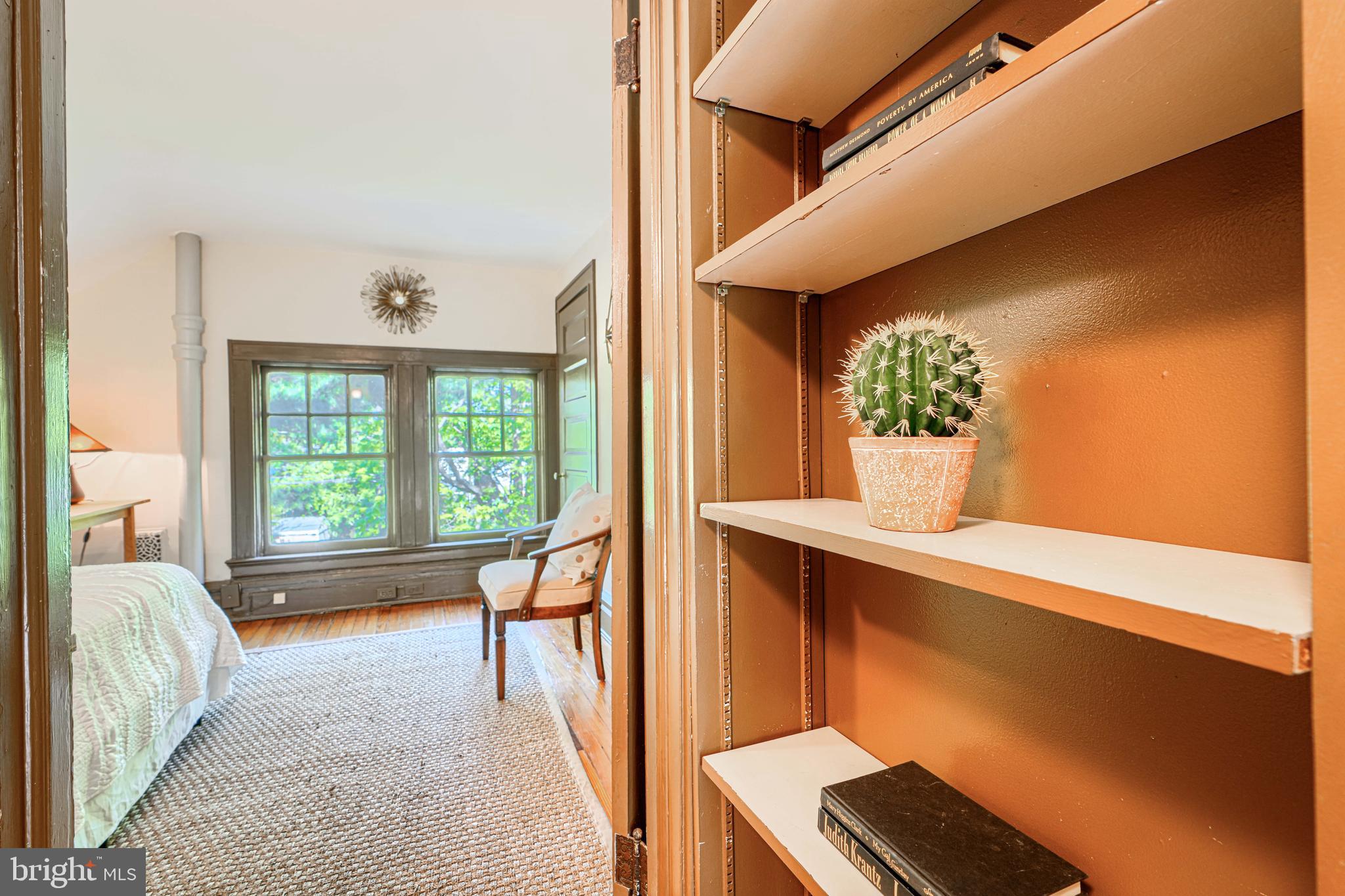 ROLAND PARK - Residential