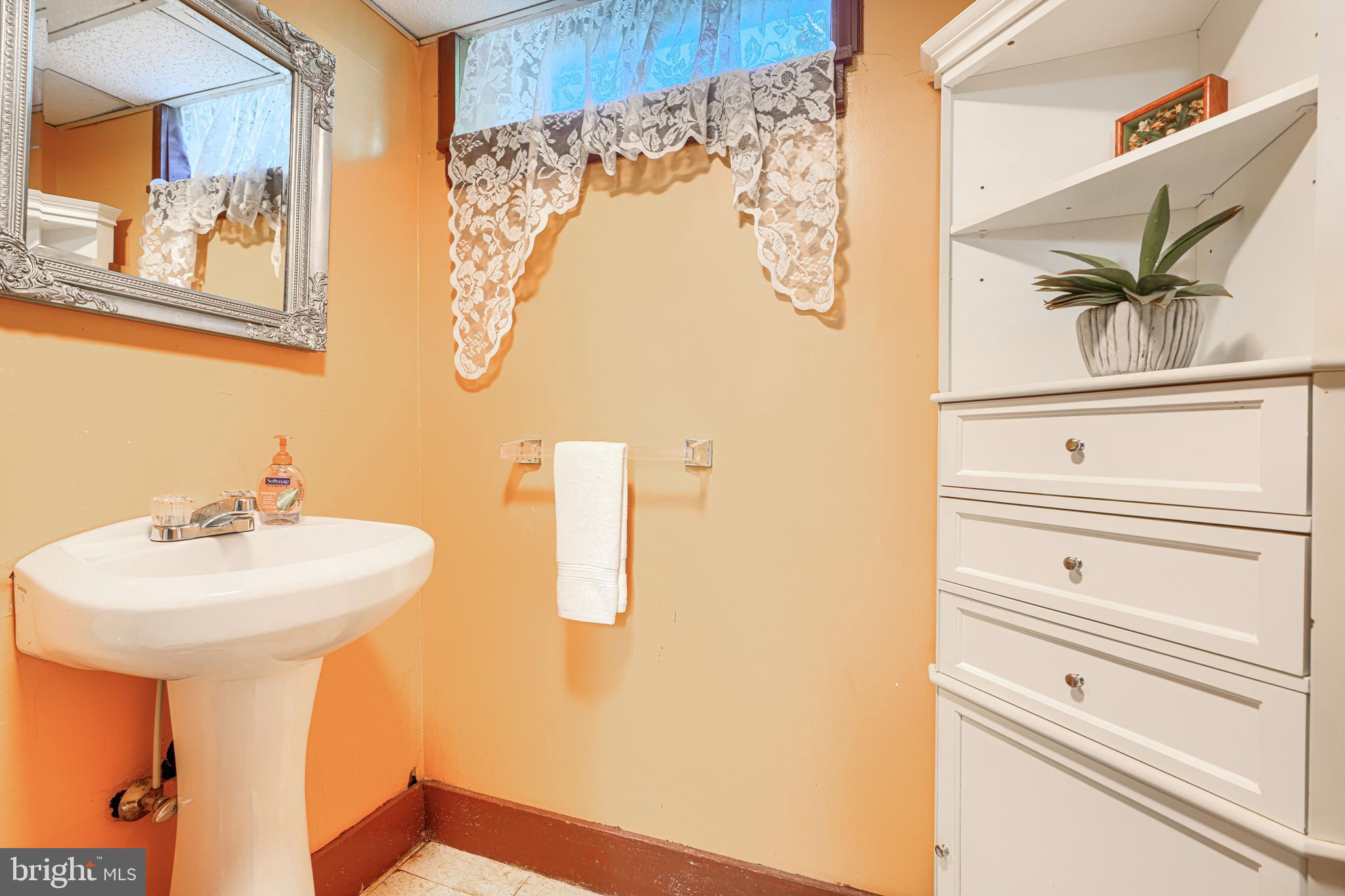 ROLAND PARK - Residential