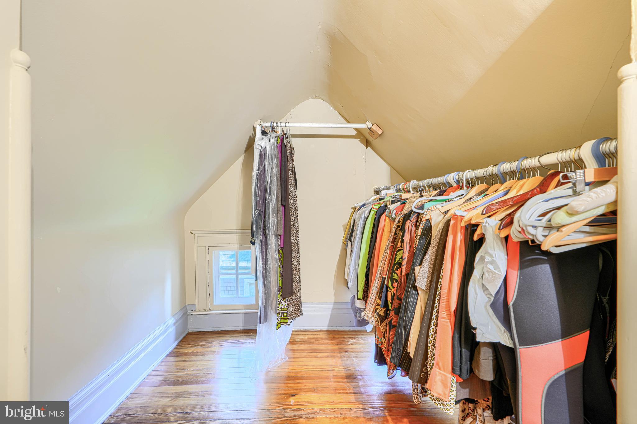 ROLAND PARK - Residential