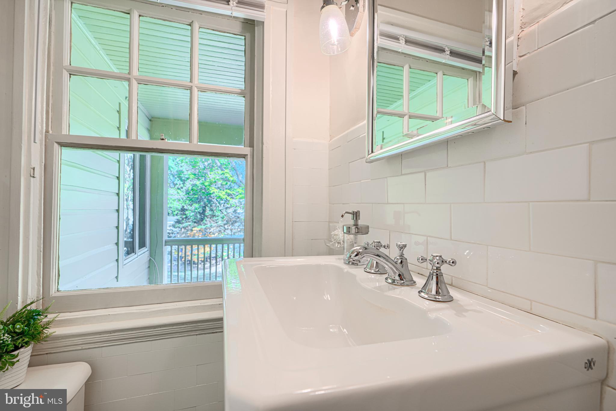 ROLAND PARK - Residential