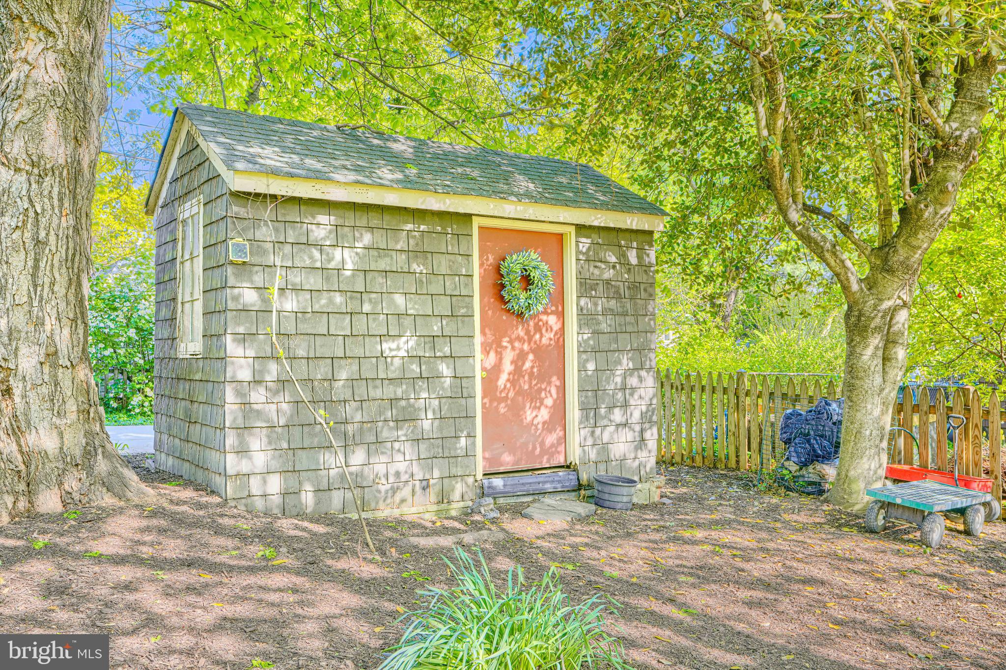 ROLAND PARK - Residential