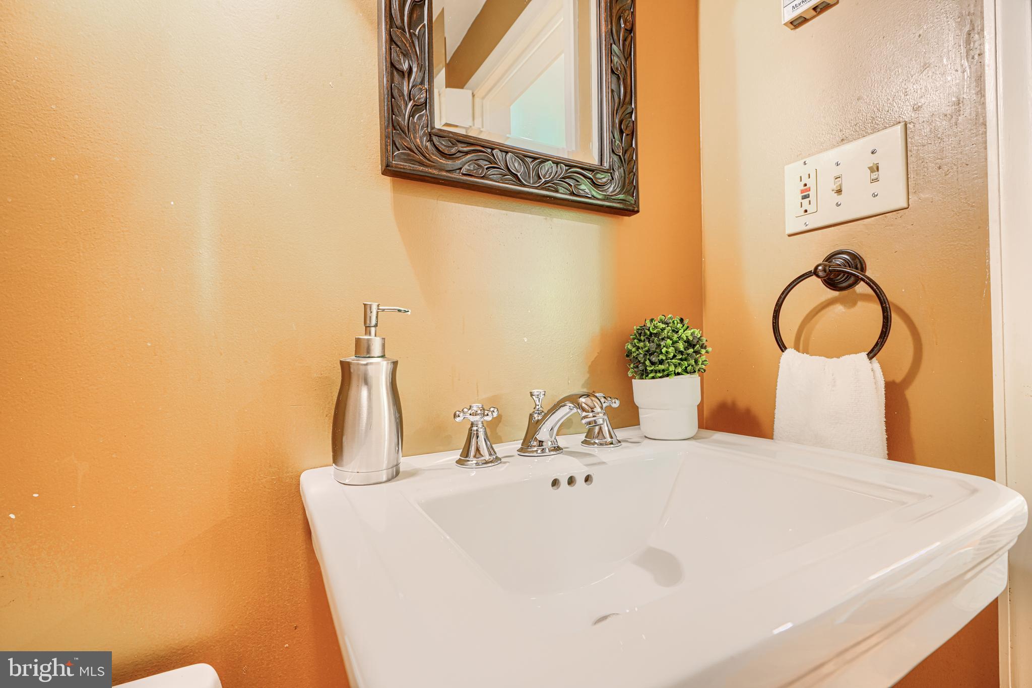 ROLAND PARK - Residential