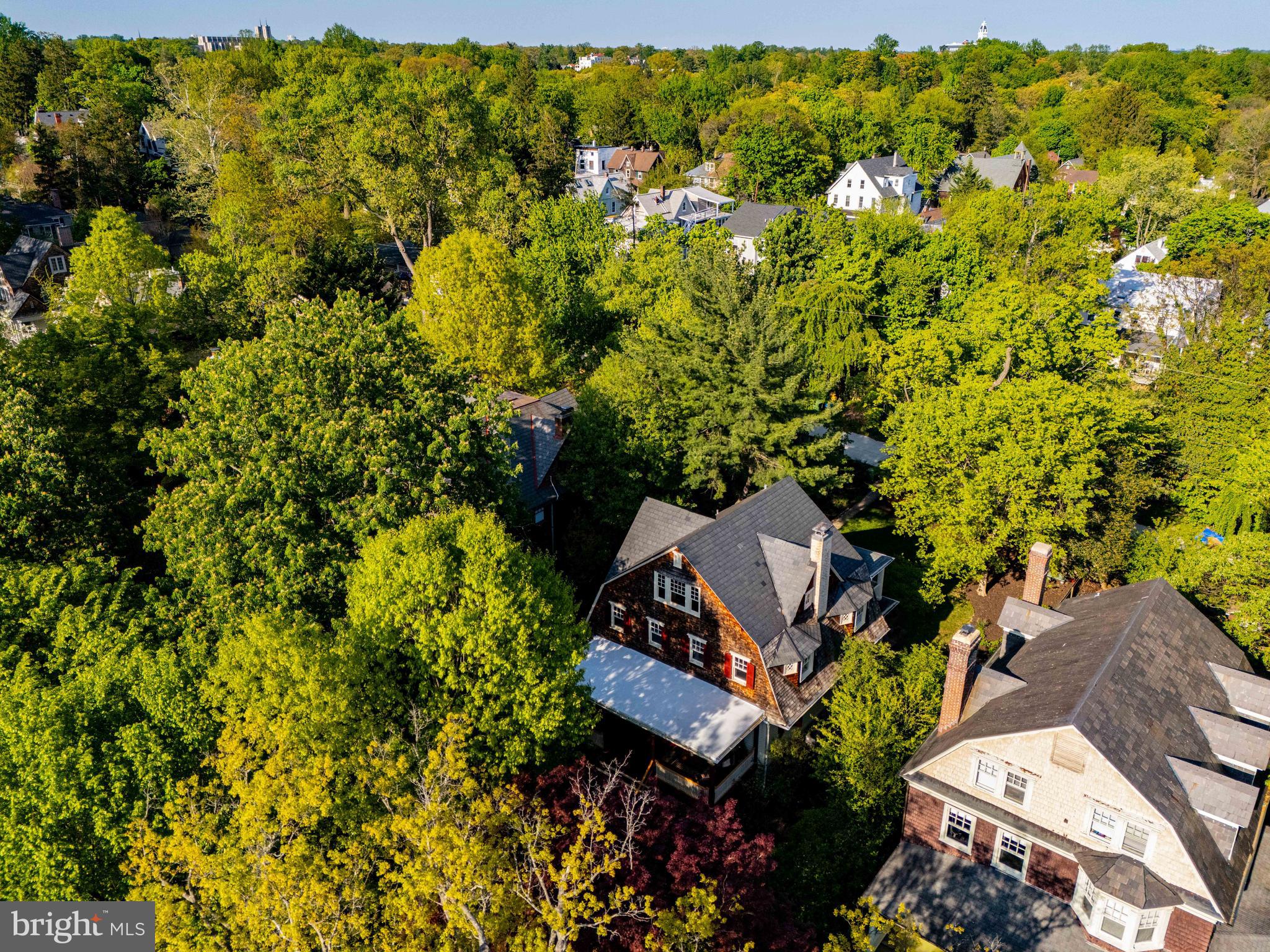 ROLAND PARK - Residential