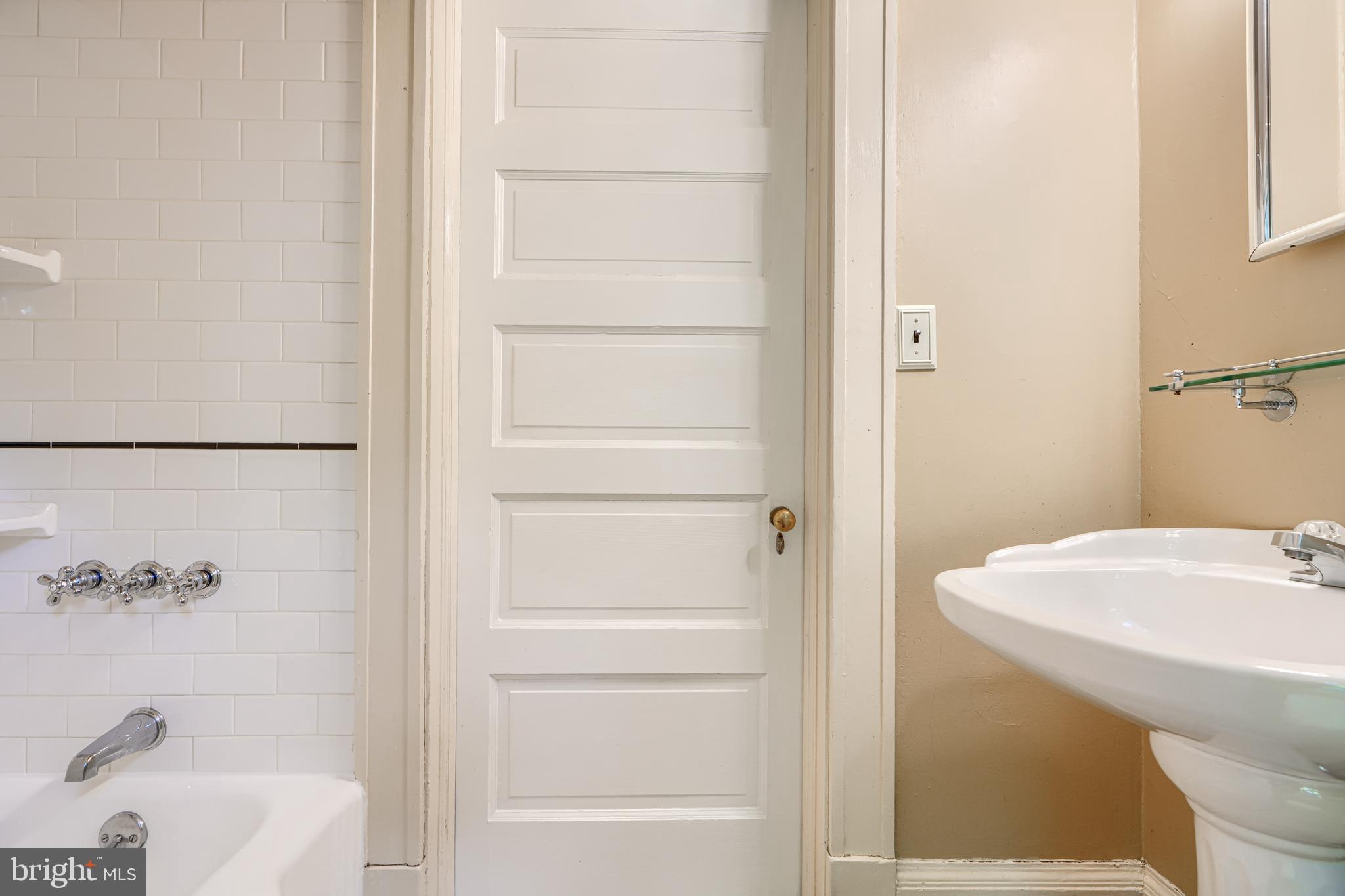 ROLAND PARK - Residential