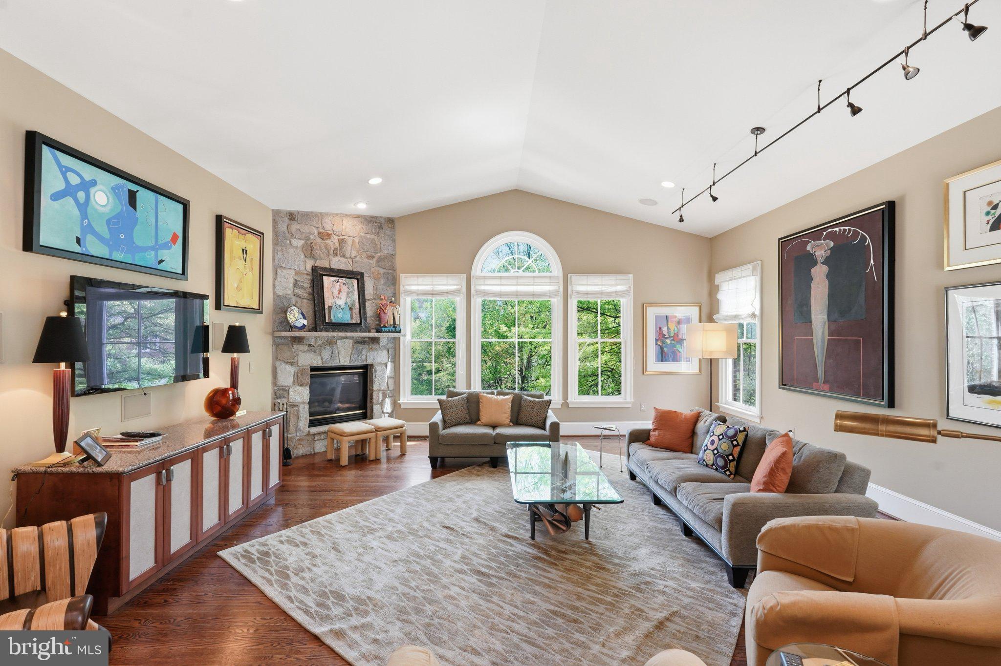 EVANS FARM - Residential