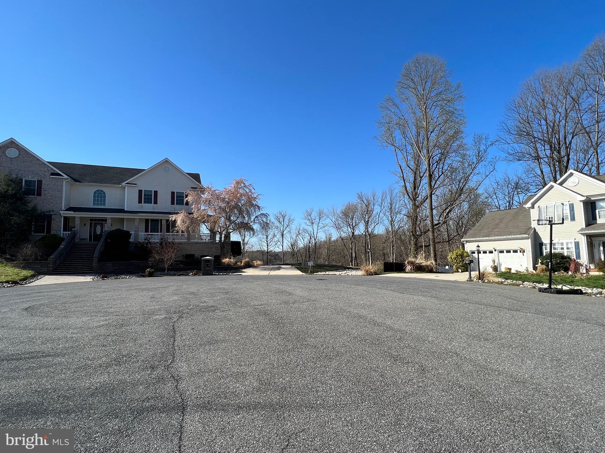 BAYVIEW HILLS - Land