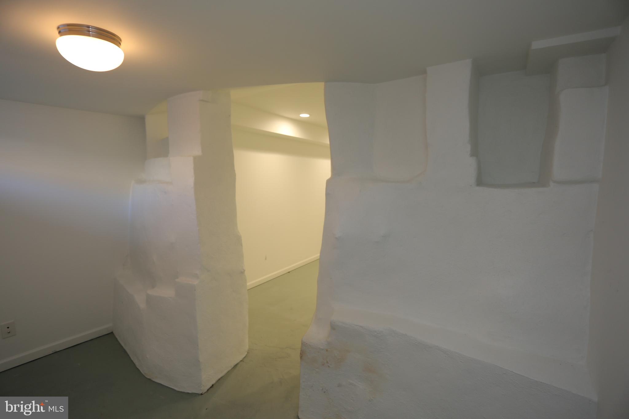 HAMPDEN HISTORIC DISTRICT - Residential Lease