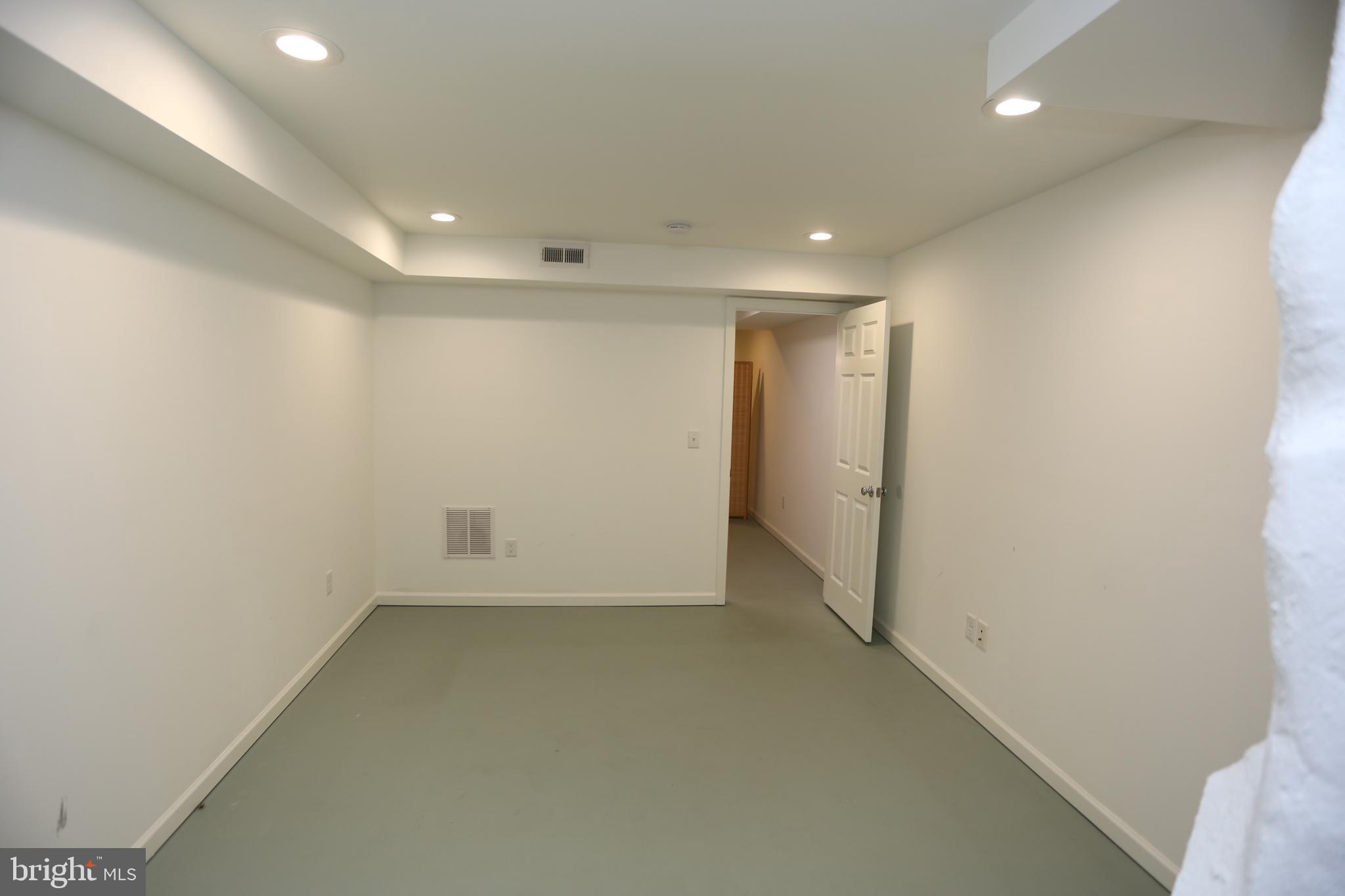 HAMPDEN HISTORIC DISTRICT - Residential Lease