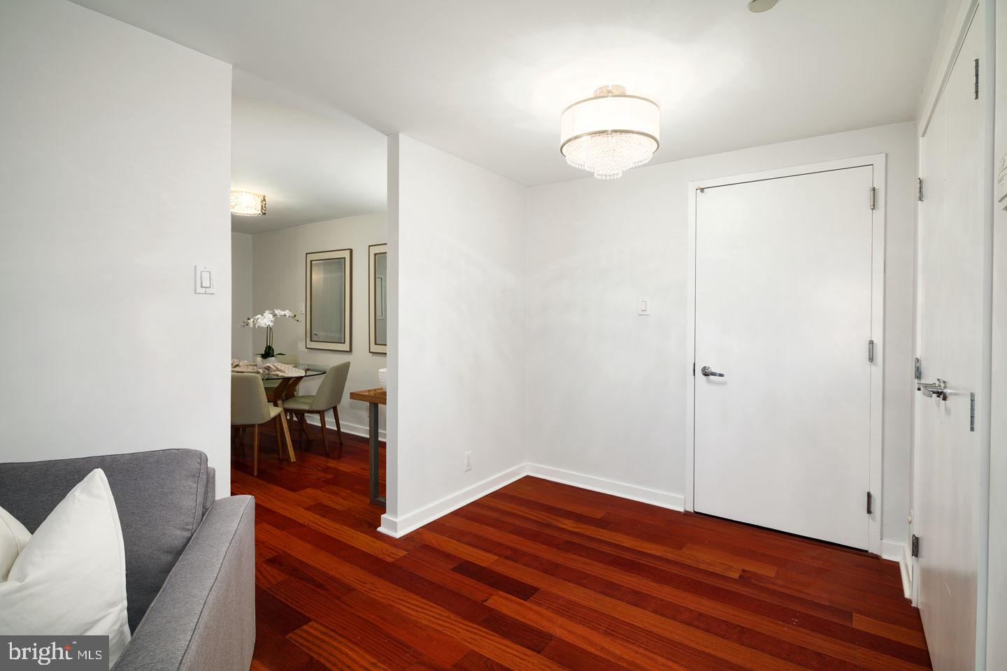 219 S 18TH STREET 29 1121