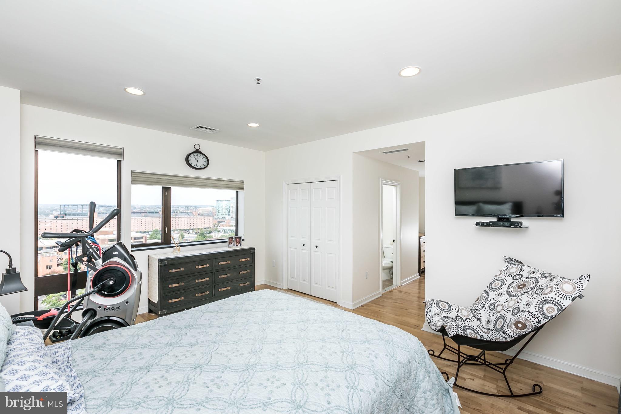 HARBOR COURT CONDOMINIUMS - Residential