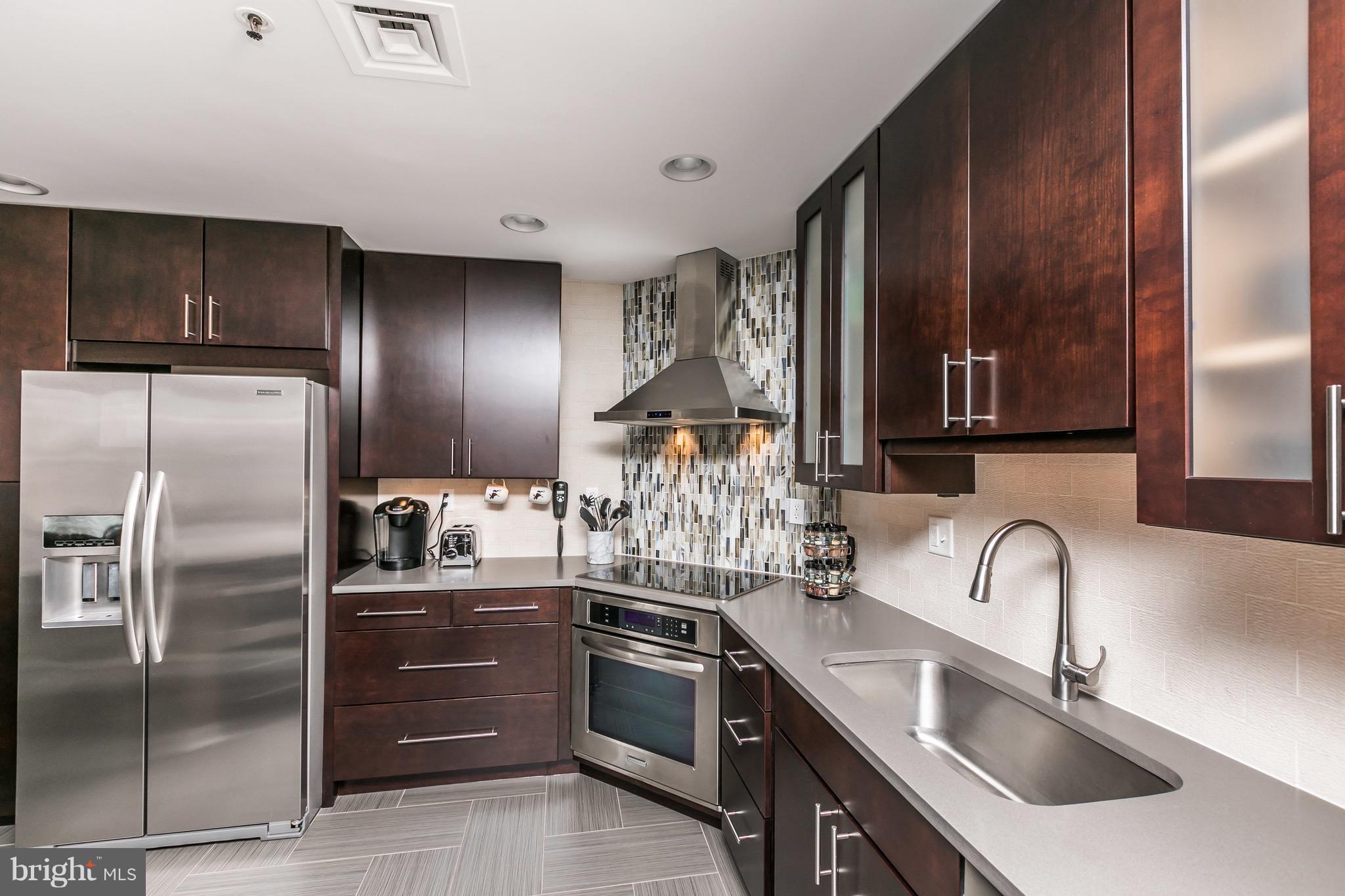 HARBOR COURT CONDOMINIUMS - Residential