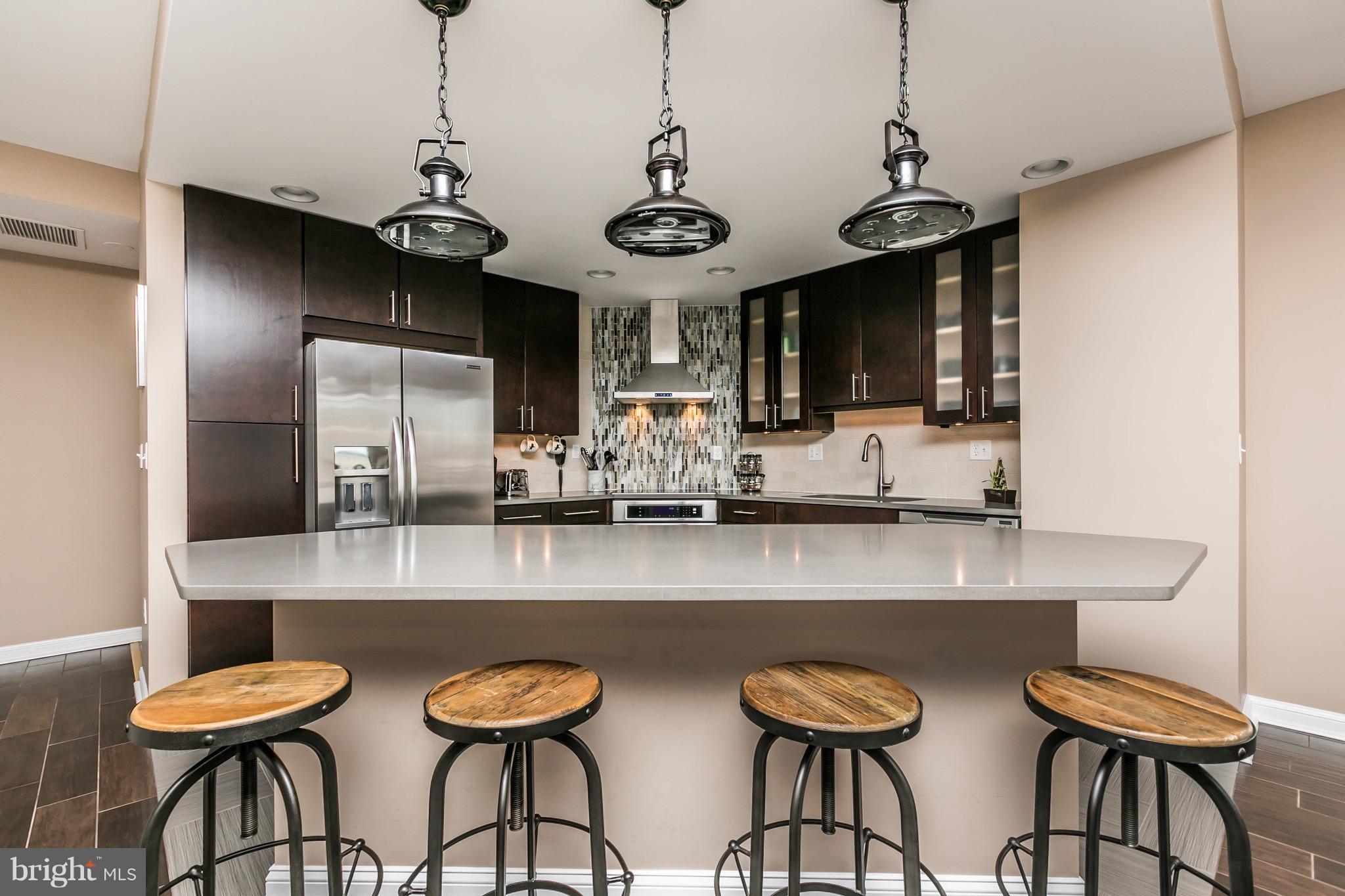 HARBOR COURT CONDOMINIUMS - Residential